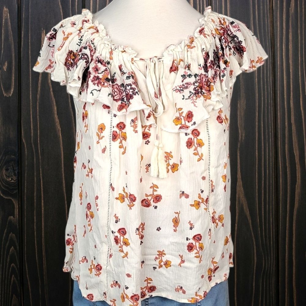 Woman's Altr'd State Ruffle Floral Top Cream Large